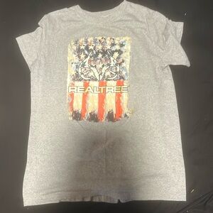 Worn grey t shirt still looks like new